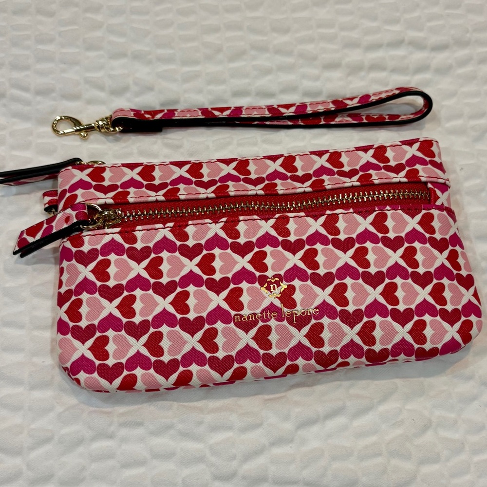 Nanette Lepore Heart Zip Wristlet & Clutch Excellent Used Condition ♥️🌟💖